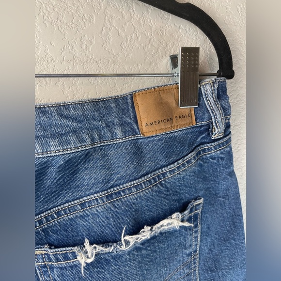 AMERICAN EAGLE RIPPED DENIM SHORTS - Picture 4 of 8